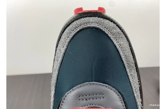 LD sacai Nike DJ4877-300 Undercover Red University Waffle 0312